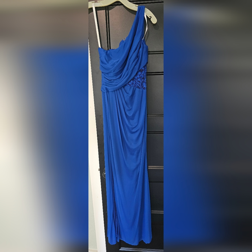 Size 0 Formal Dress